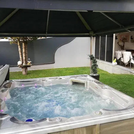 Am Waldweg * 科萨斯